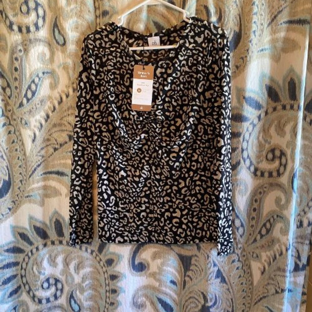 Black and off white Cabi "Sweetheart Top" in size medium